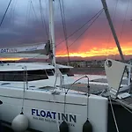 Bateau-hôtel Floatinn Boat-bnb 3*