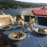 Bateau-hôtel Floatinn Boat-bnb 3*