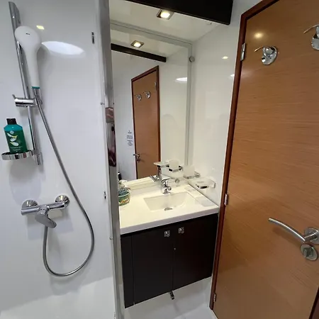 Floatinn Boat-bnb Genf