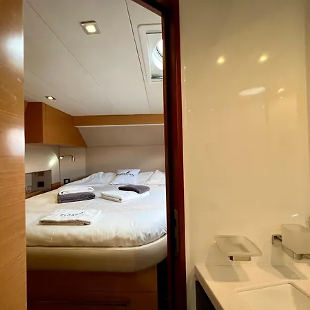 Botel Floatinn Boat-bnb Genf