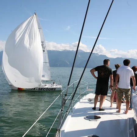 Botel Floatinn Boat-bnb 3*