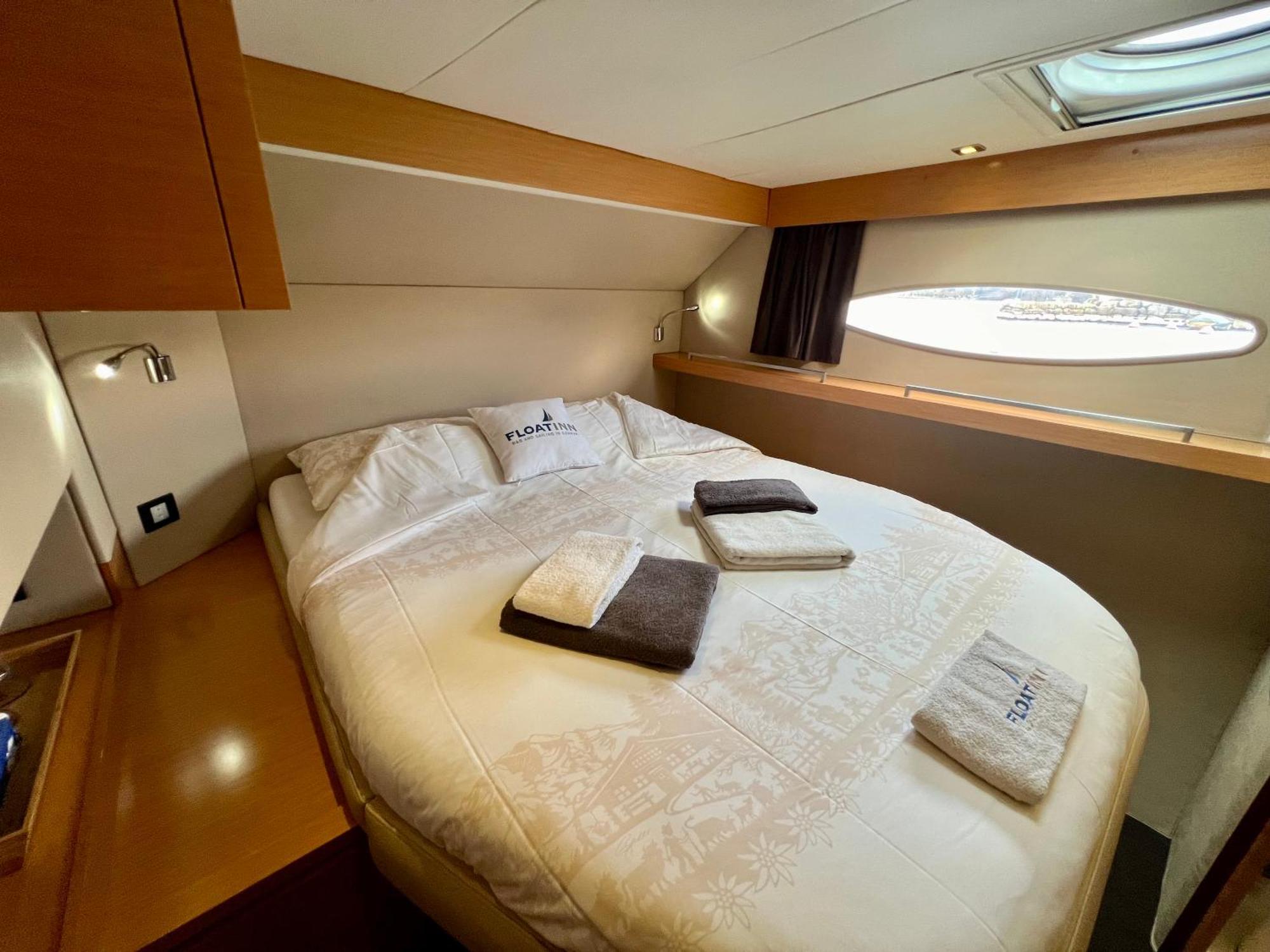 Floatinn Boat-bnb 3* Ginebra