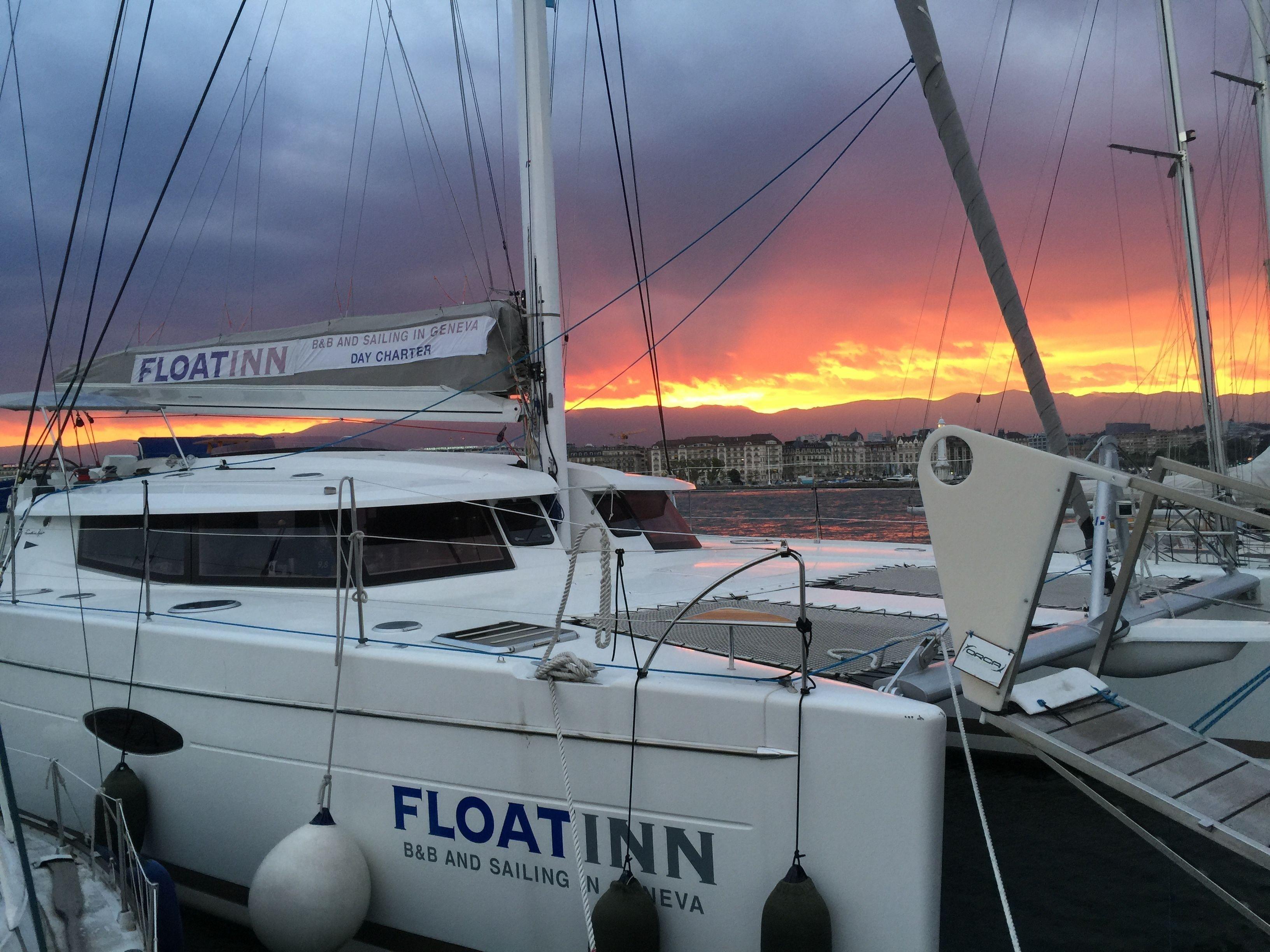 Hotel en barco Floatinn Boat-bnb 3*