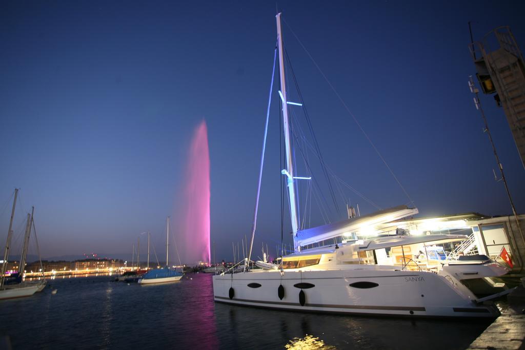 Floatinn Boat-bnb Hotel en barco Ginebra