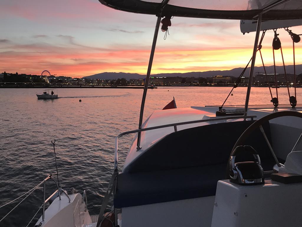 Floatinn Boat-bnb Hotel en barco