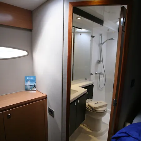 Floatinn Boat-bnb Geneva