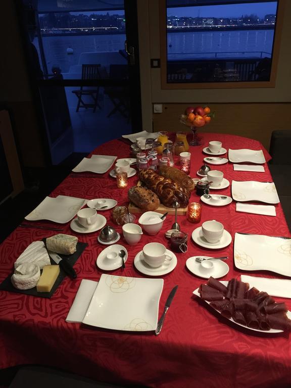 Floatinn Boat-bnb Botel