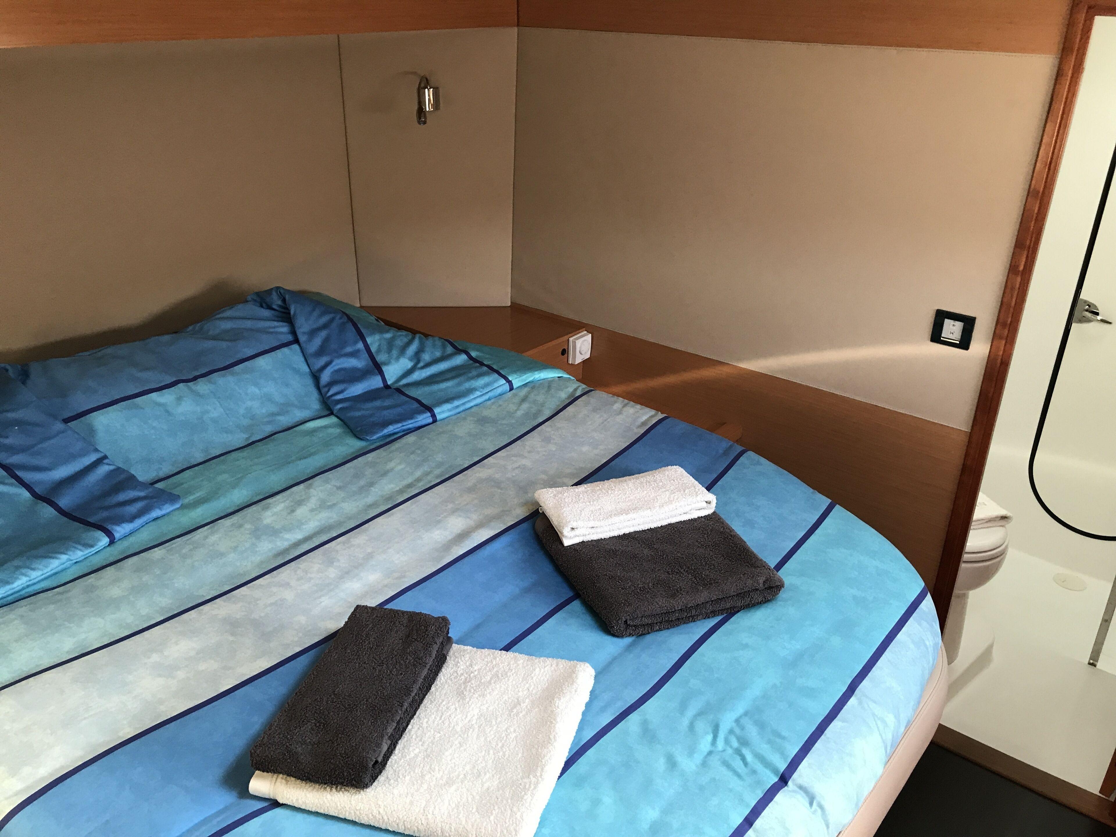 Botel Floatinn Boat-bnb 3*