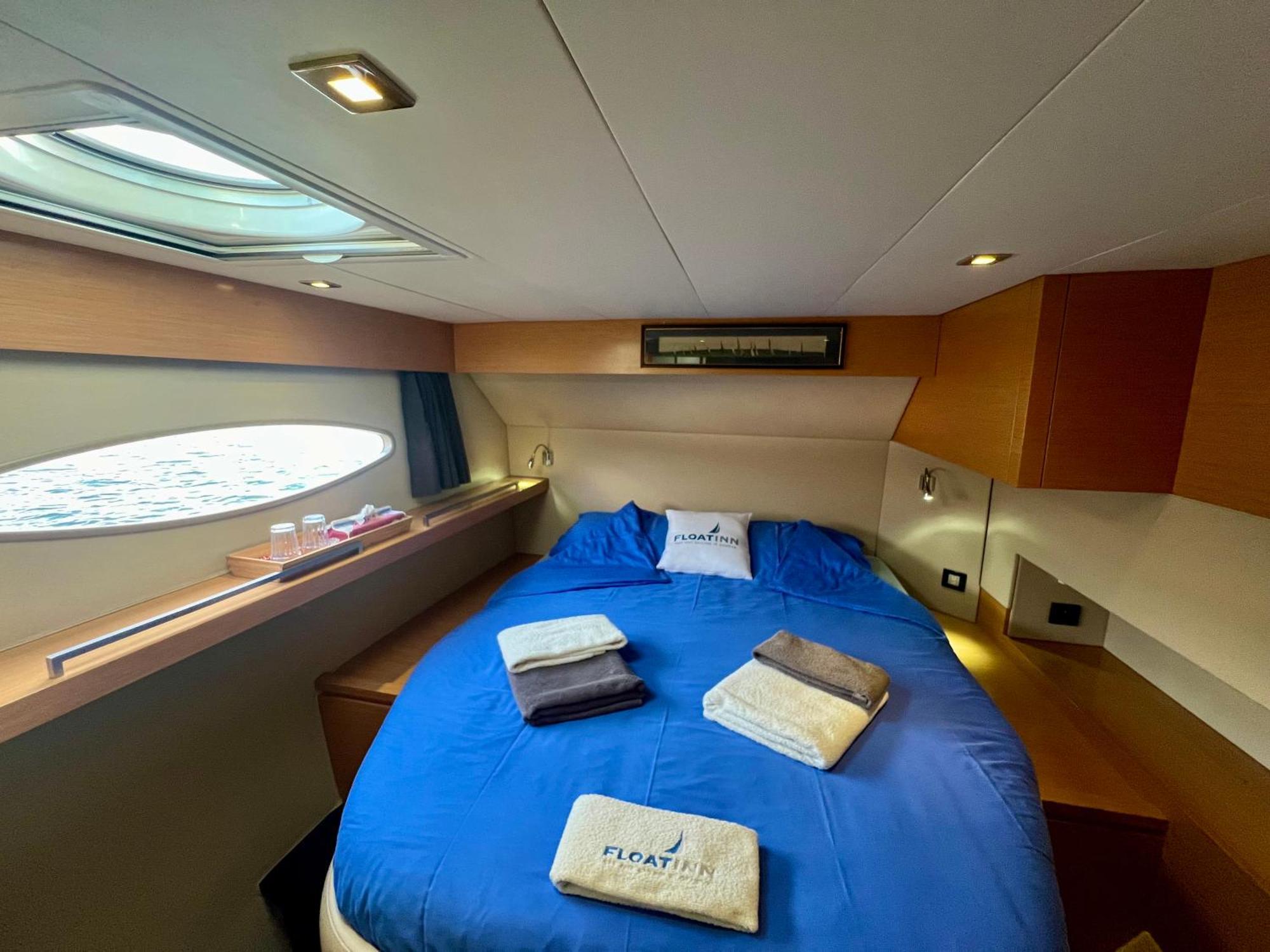 Floatinn Boat-bnb Hotel en barco