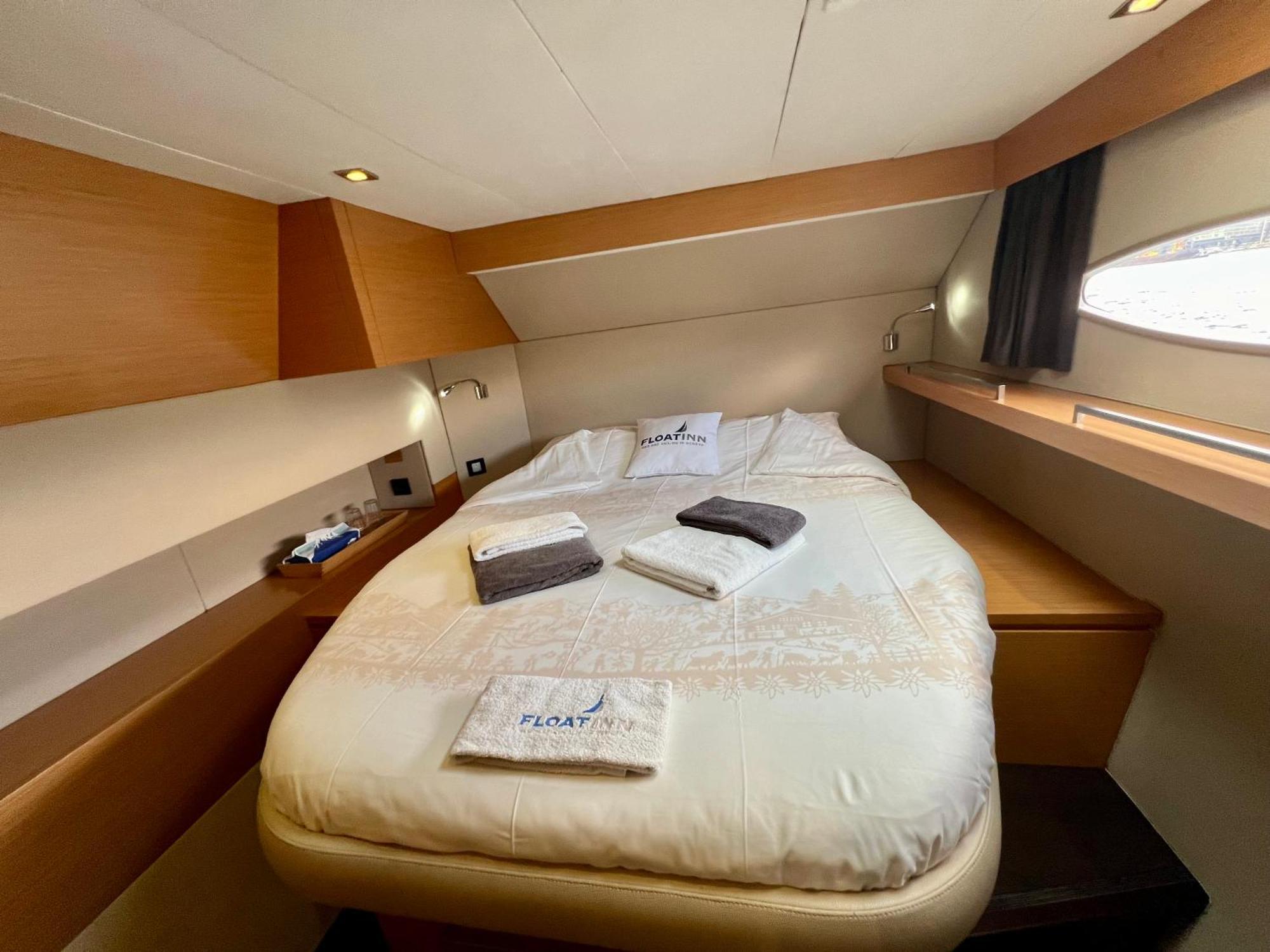 Floatinn Boat-bnb 3*