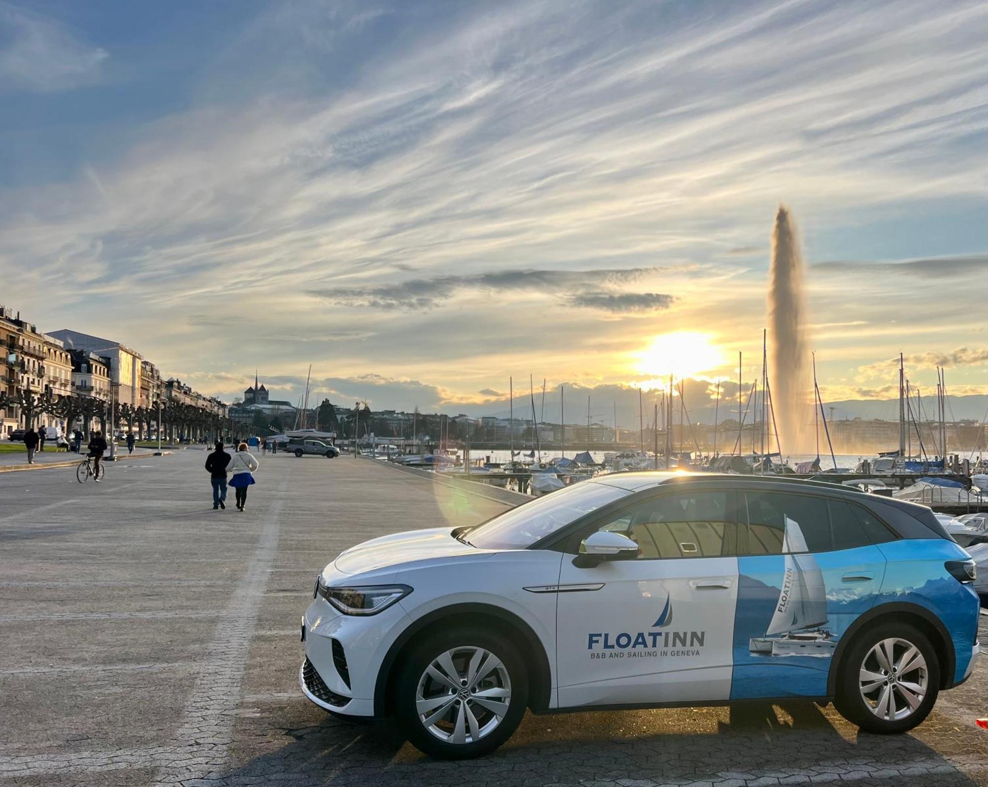 Floatinn Boat-bnb 3* Ginebra